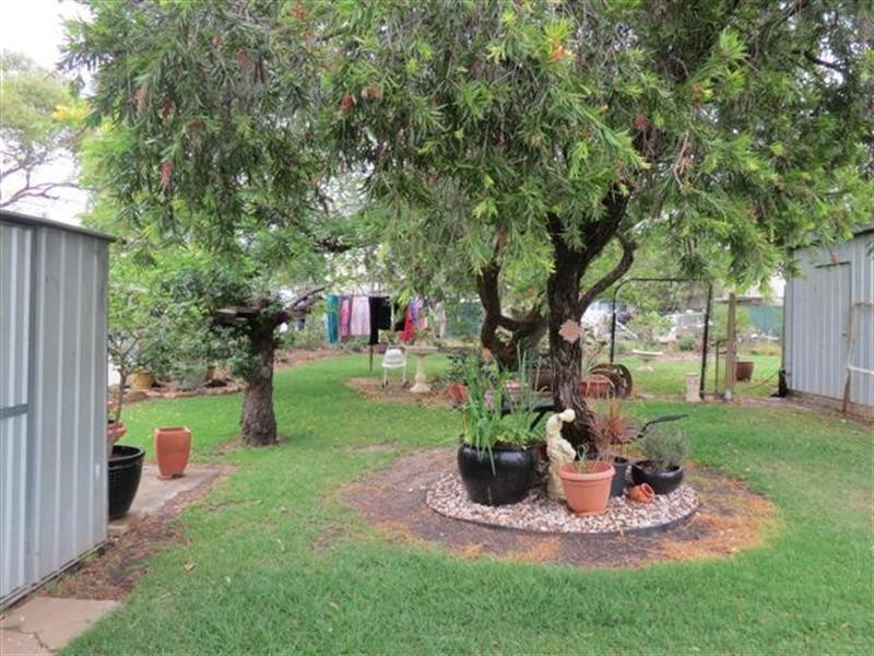 25 Lewis Street, Roma QLD 4455