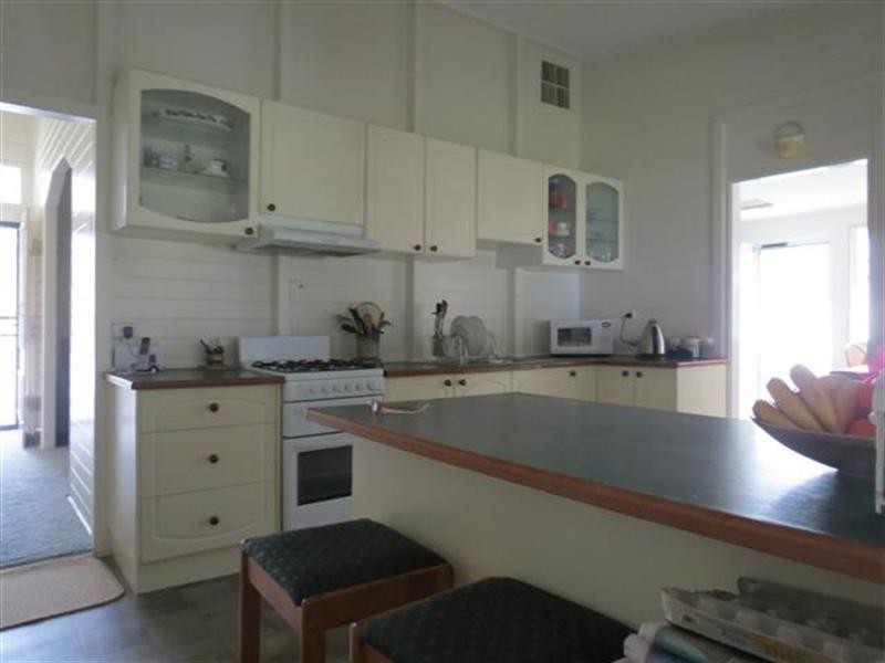 25 Lewis Street, Roma QLD 4455