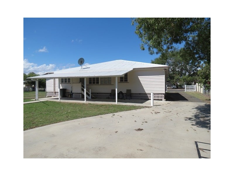 19 Hunter Street, Roma QLD 4455