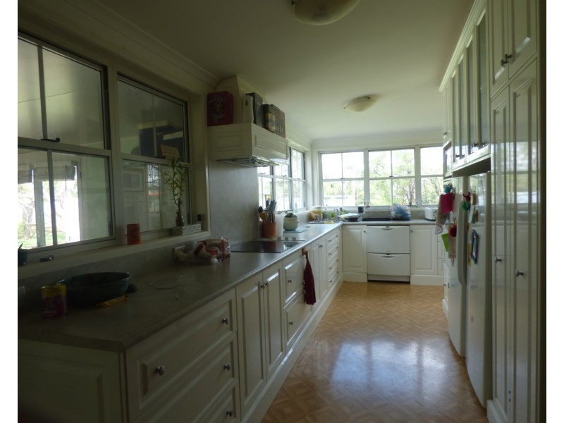 237 Northern Road, Roma QLD 4455