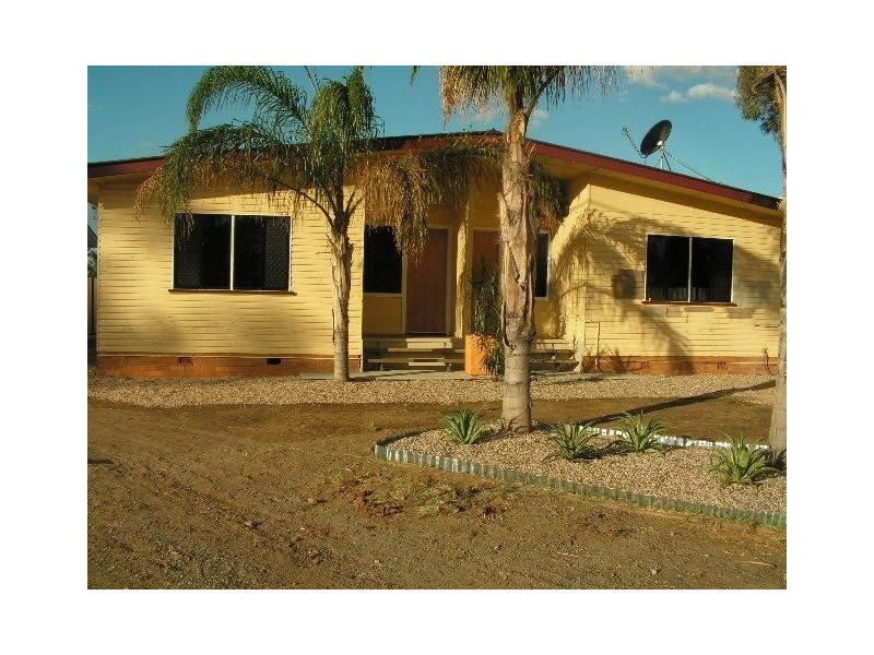 Flat 3/26a Queen Street, Roma QLD 4455