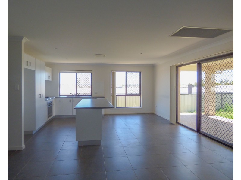 9 Wheeler Drive, Roma QLD 4455