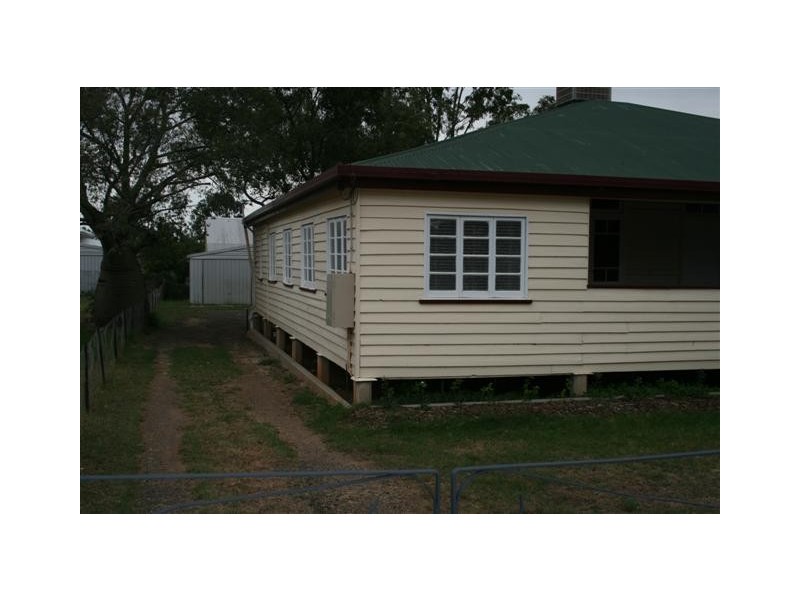 173 McDowall Street, Roma QLD 4455
