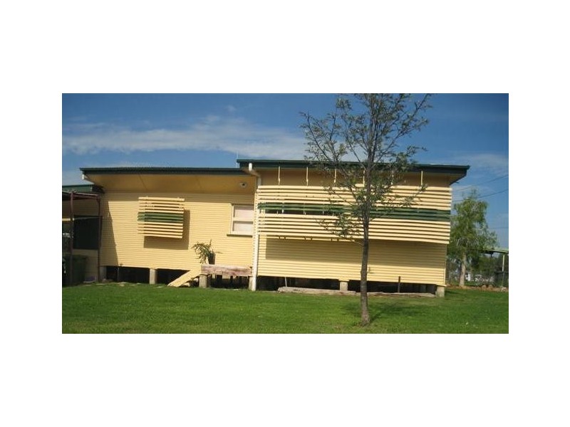 55 Elmer Street, Roma QLD 4455