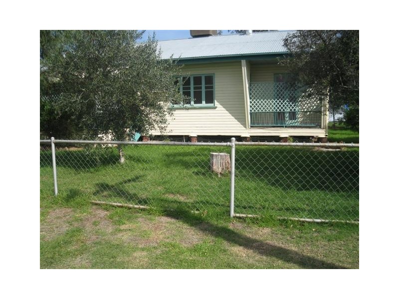 40 Taylor Street, Roma QLD 4455