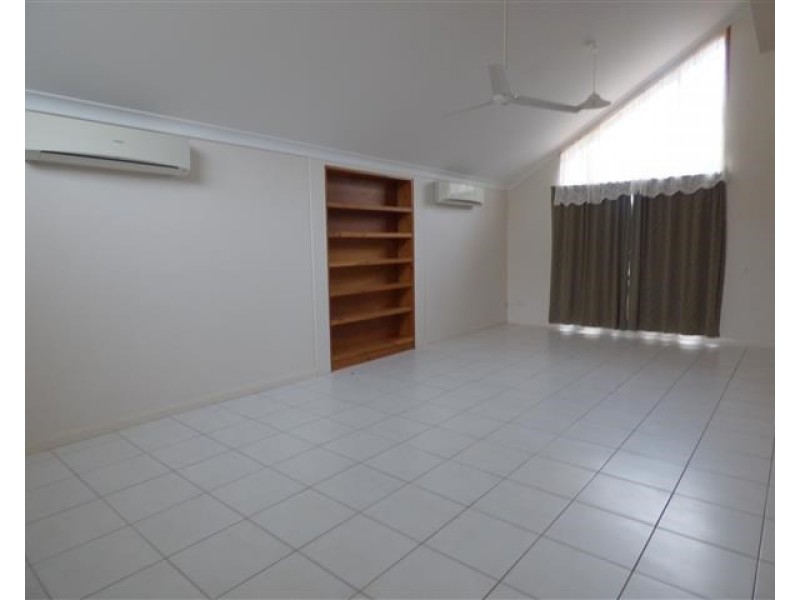 22 Alexander Avenue, Roma QLD 4455