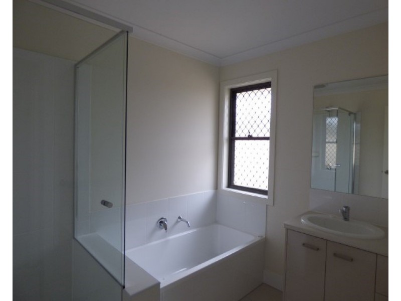 13 Ivy Street, Roma QLD 4455