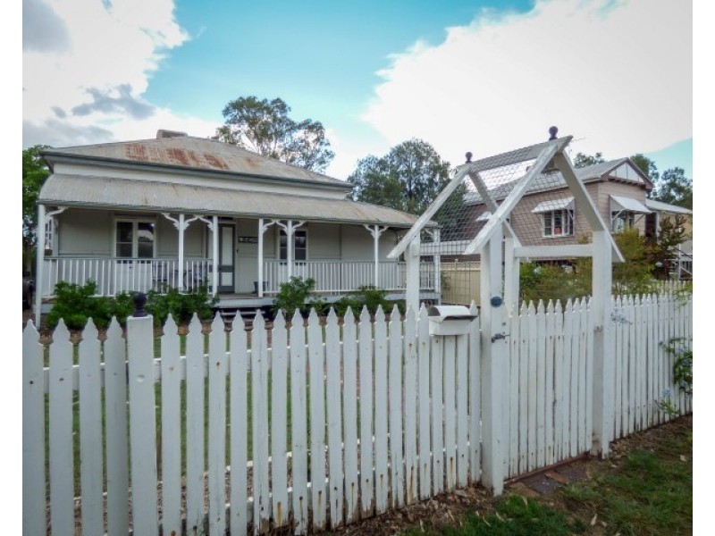 127 Arthur Street, Roma QLD 4455