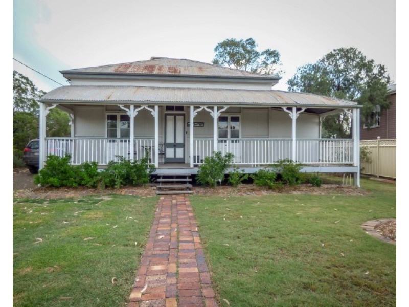 127 Arthur Street, Roma QLD 4455