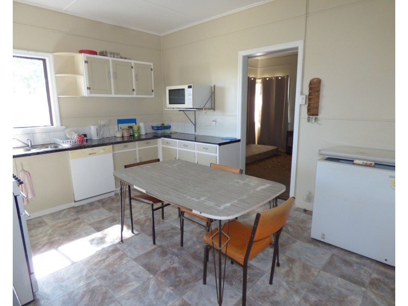 31 Russell Street, Wallumbilla QLD 4428