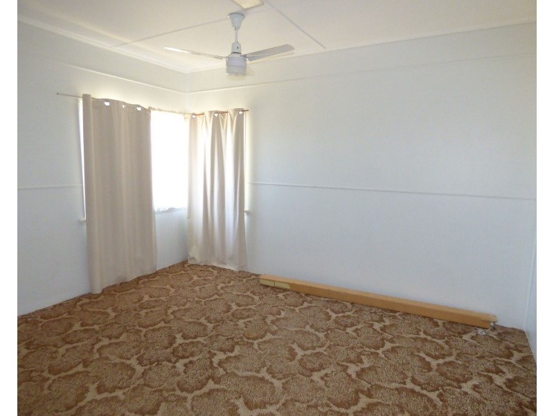 31 Russell Street, Wallumbilla QLD 4428