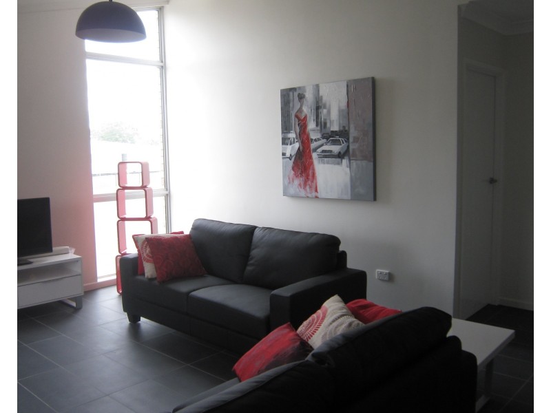 1/105 Bowen Street, Roma QLD 4455