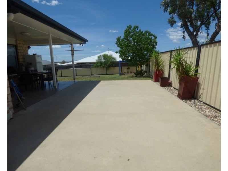 19 Robusta Drive, Roma QLD 4455