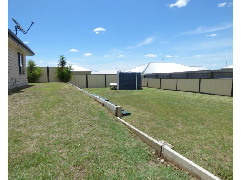 19 Robusta Drive, Roma QLD 4455