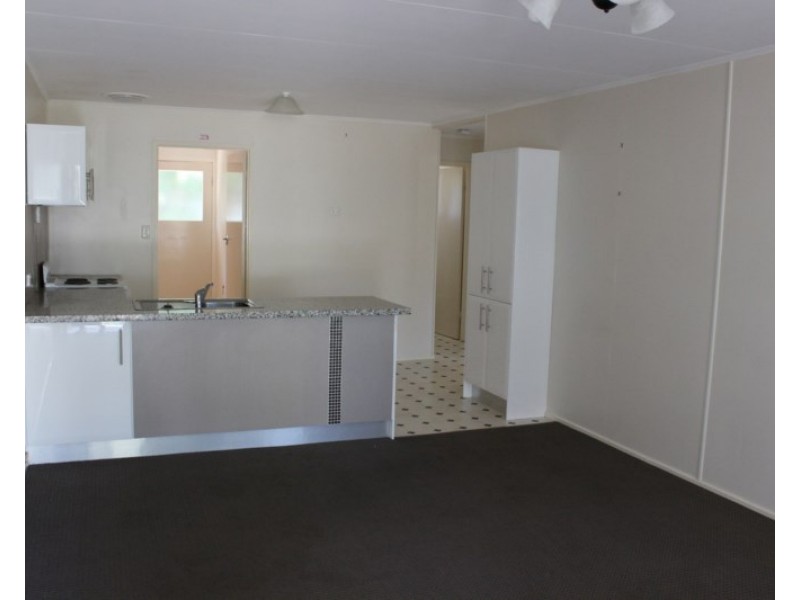 2/14 Duke Street, Roma QLD 4455