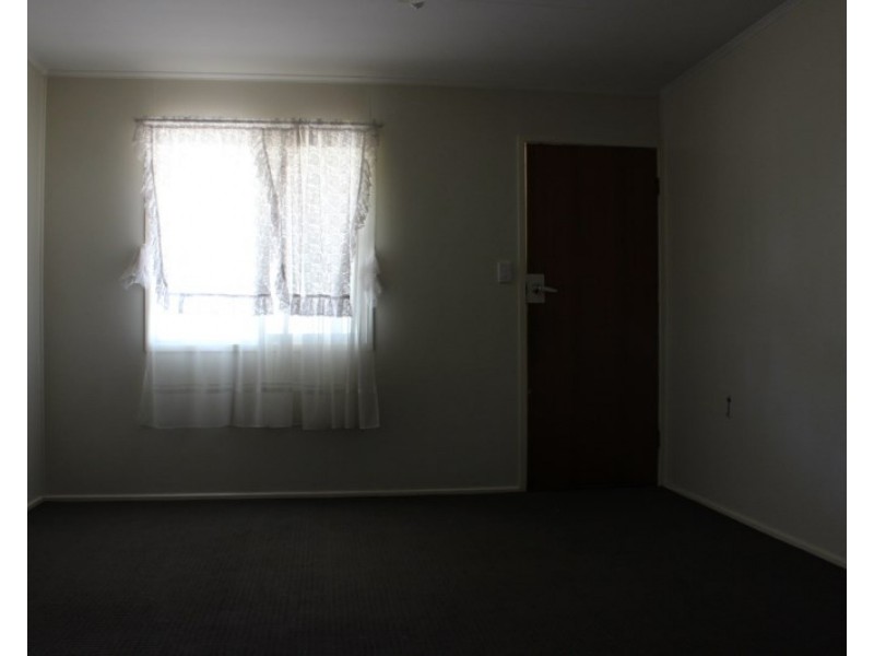 2/14 Duke Street, Roma QLD 4455