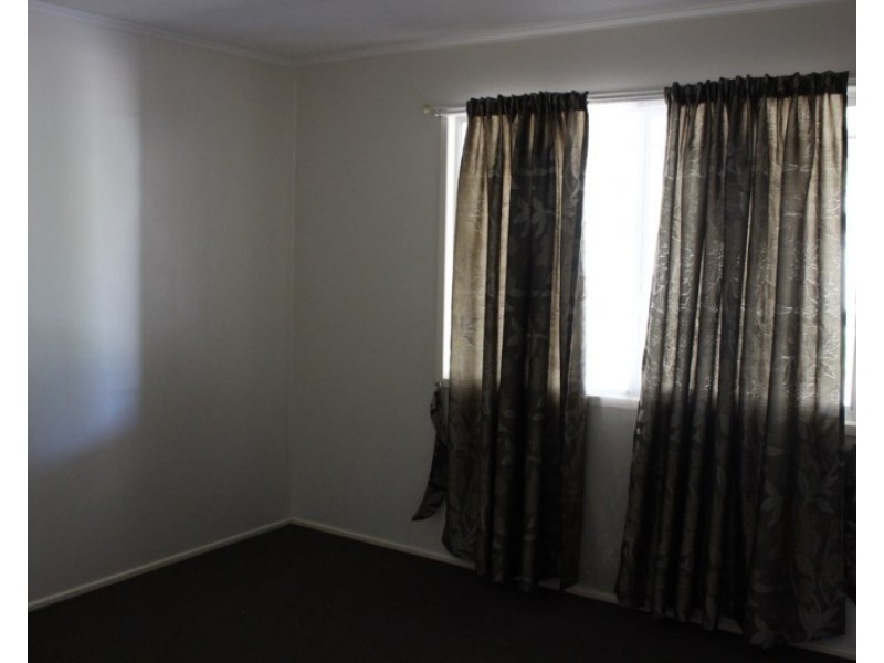 2/14 Duke Street, Roma QLD 4455