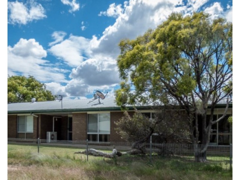28 Elmer Street, Roma QLD 4455