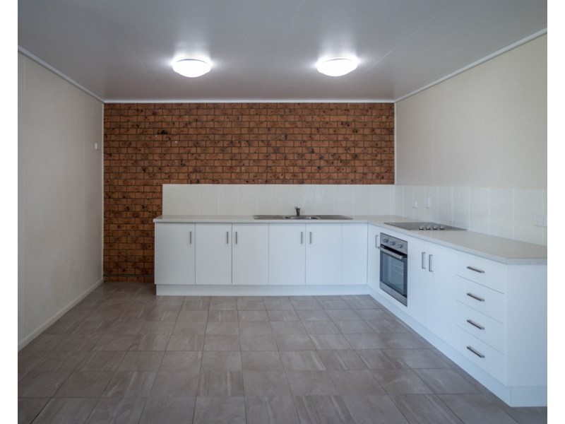 28 Elmer Street, Roma QLD 4455