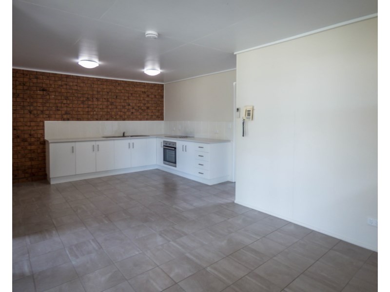 28 Elmer Street, Roma QLD 4455