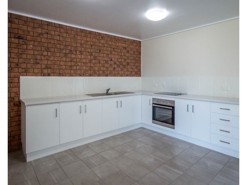 28 Elmer Street, Roma QLD 4455