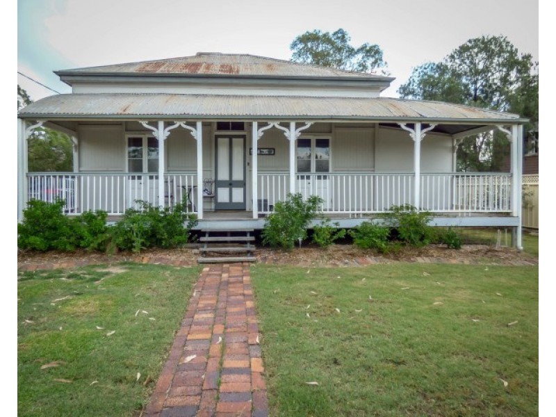 127 Arthur Street, Roma QLD 4455