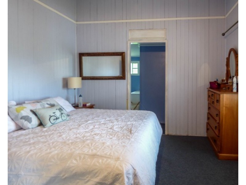 127 Arthur Street, Roma QLD 4455