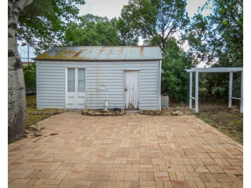 127 Arthur Street, Roma QLD 4455