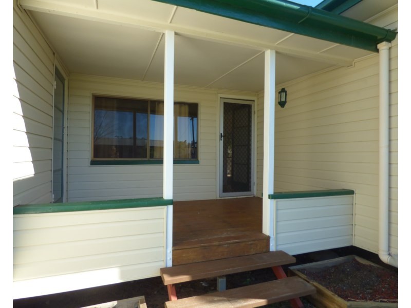 2 Saunders Street, Roma QLD 4455