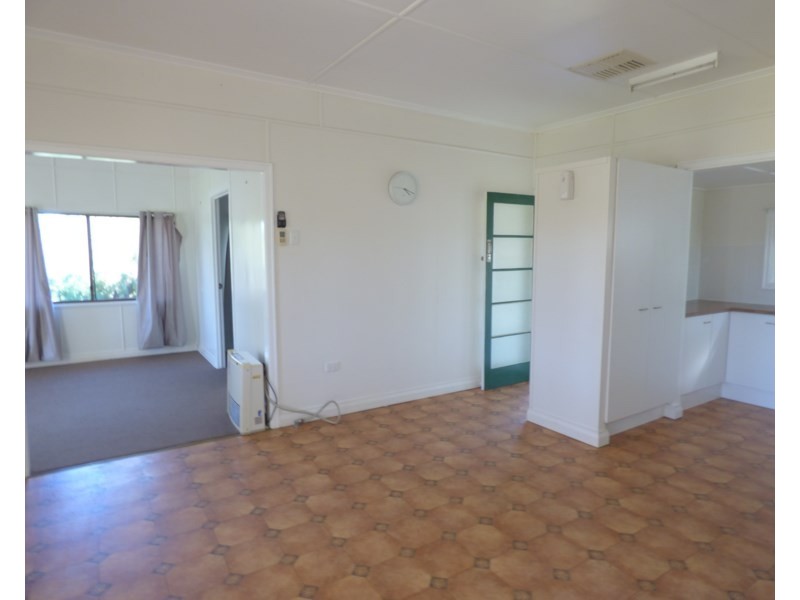 2 Saunders Street, Roma QLD 4455