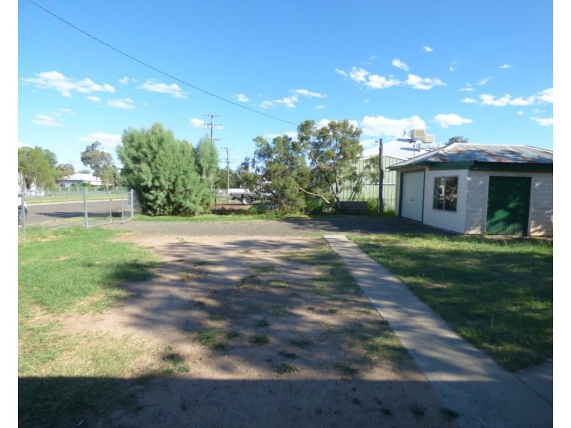 2 Saunders Street, Roma QLD 4455