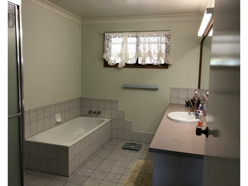 199 Charles Street, Roma QLD 4455