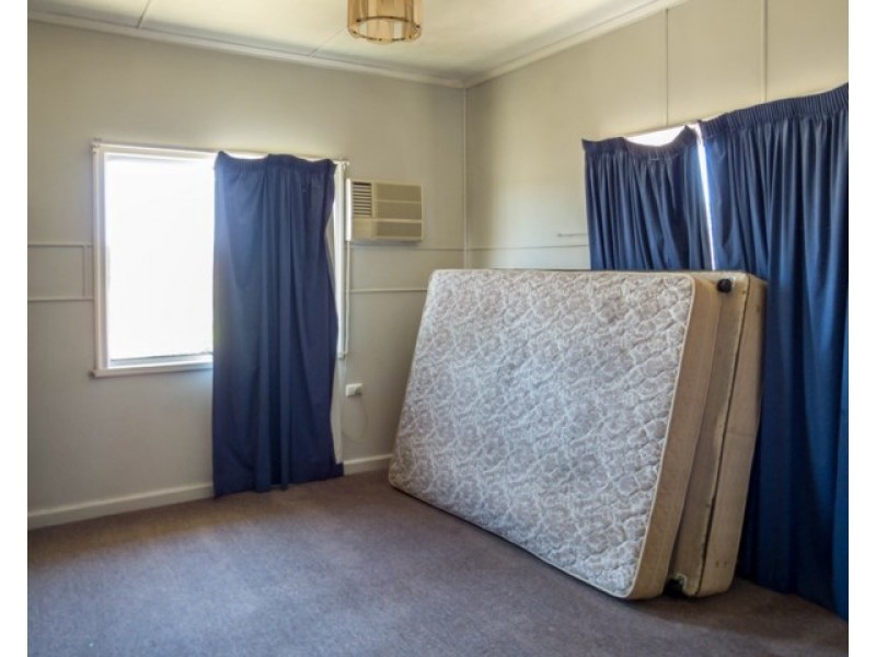 50 Twine Street, Roma QLD 4455