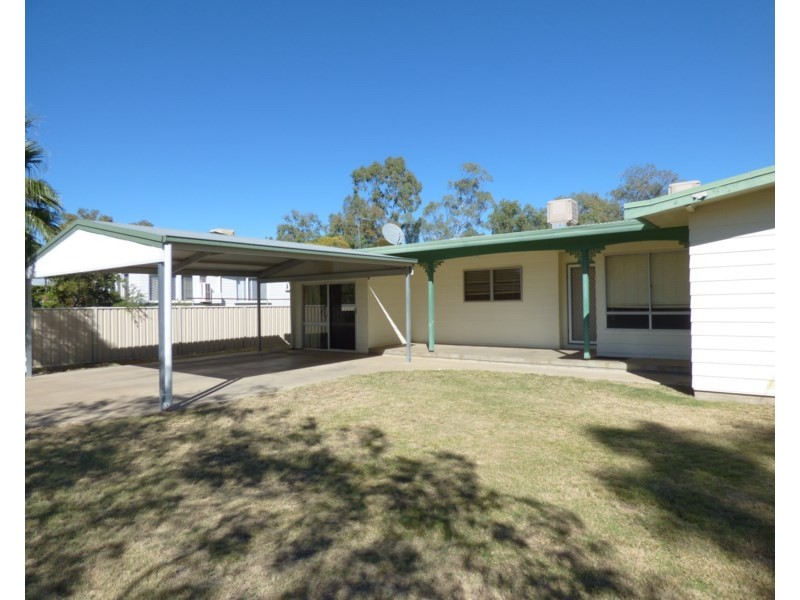 9 Borland Street, Roma QLD 4455
