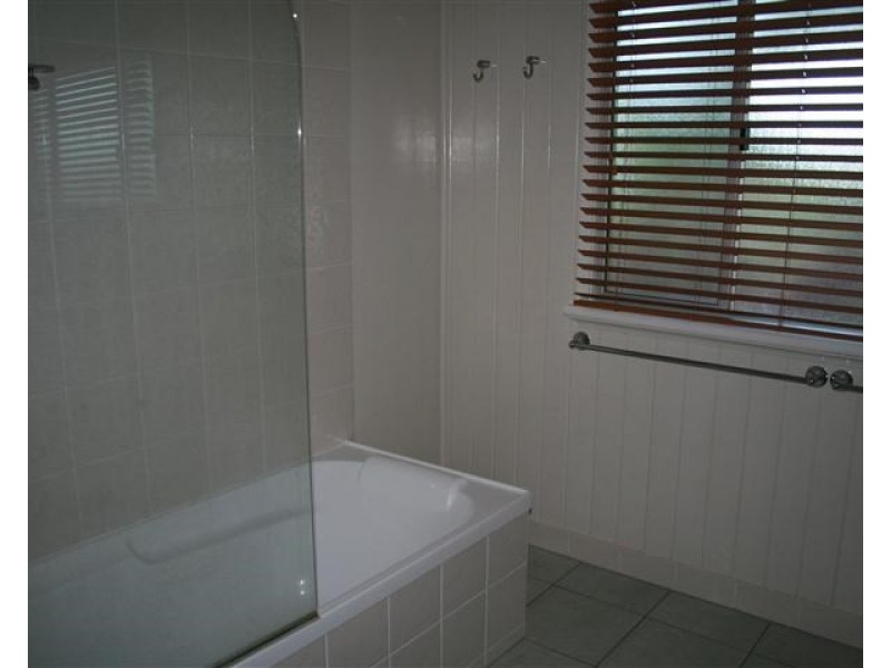 12 Phillip Street, Roma QLD 4455