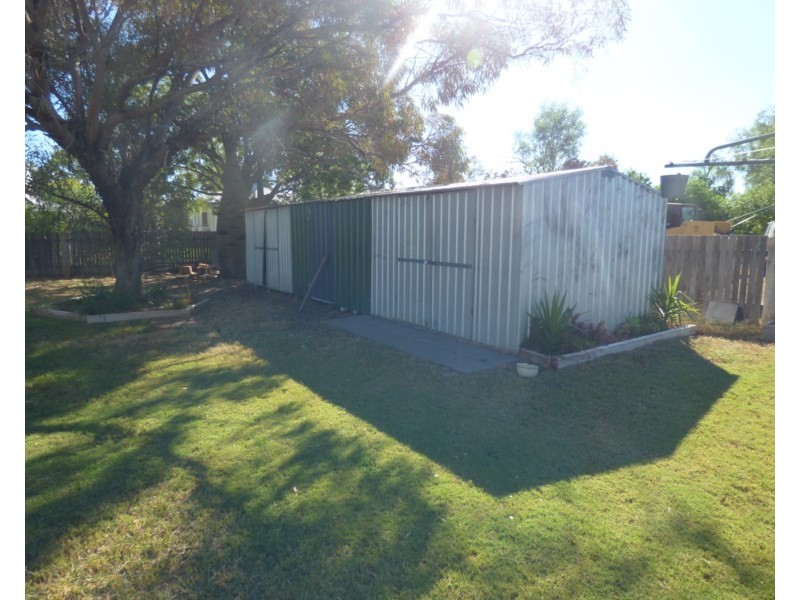 7 McEwan Street, Roma QLD 4455