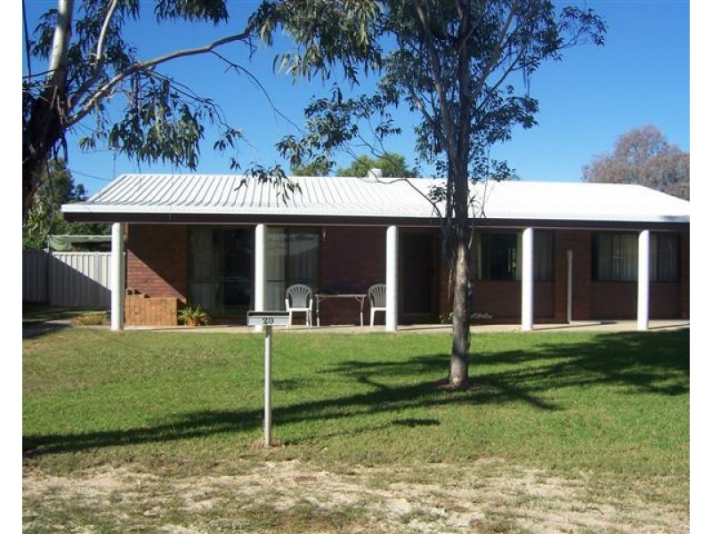 20 Alexander Avenue, Roma QLD 4455