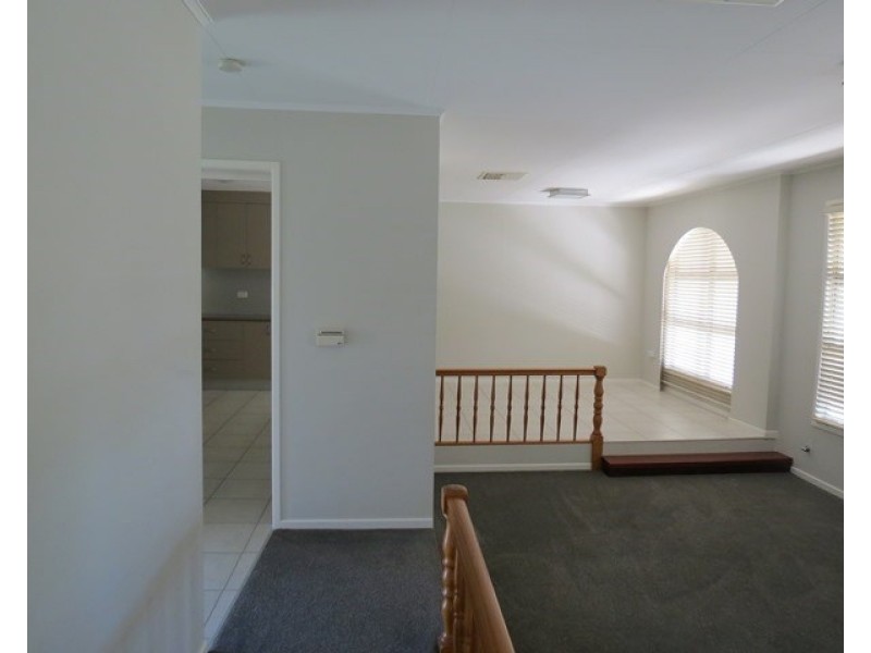 9 Borland Street, Roma QLD 4455