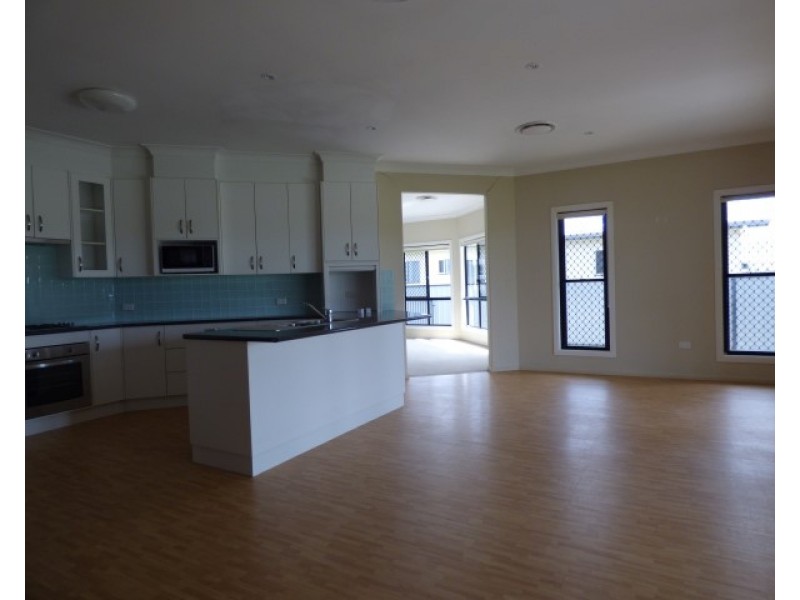 39 Robusta Drive, Roma QLD 4455