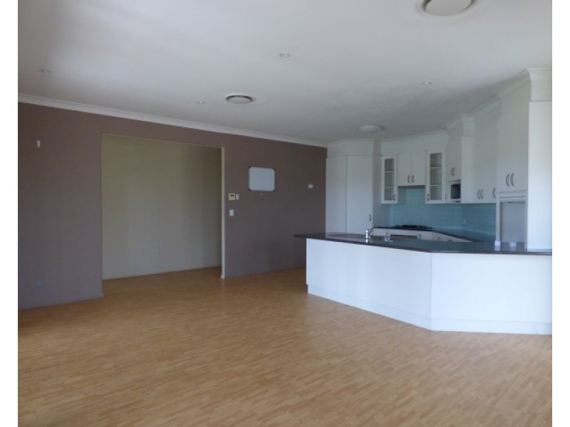 39 Robusta Drive, Roma QLD 4455