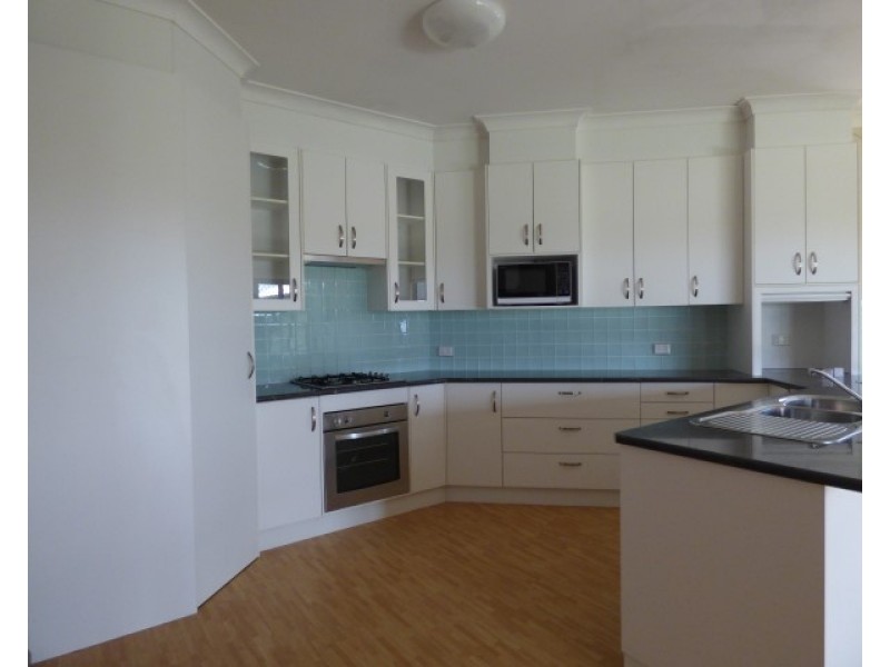 39 Robusta Drive, Roma QLD 4455