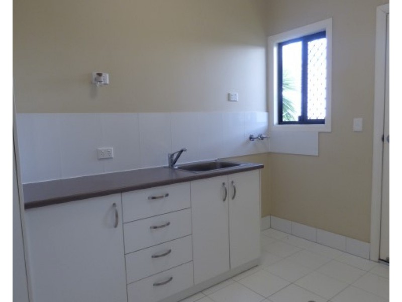 39 Robusta Drive, Roma QLD 4455