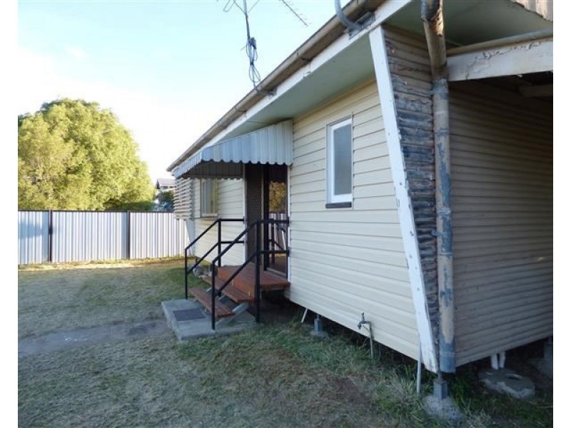25 Charles Street, Roma QLD 4455