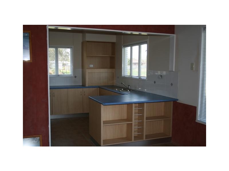 3 Lovell Street, Roma QLD 4455