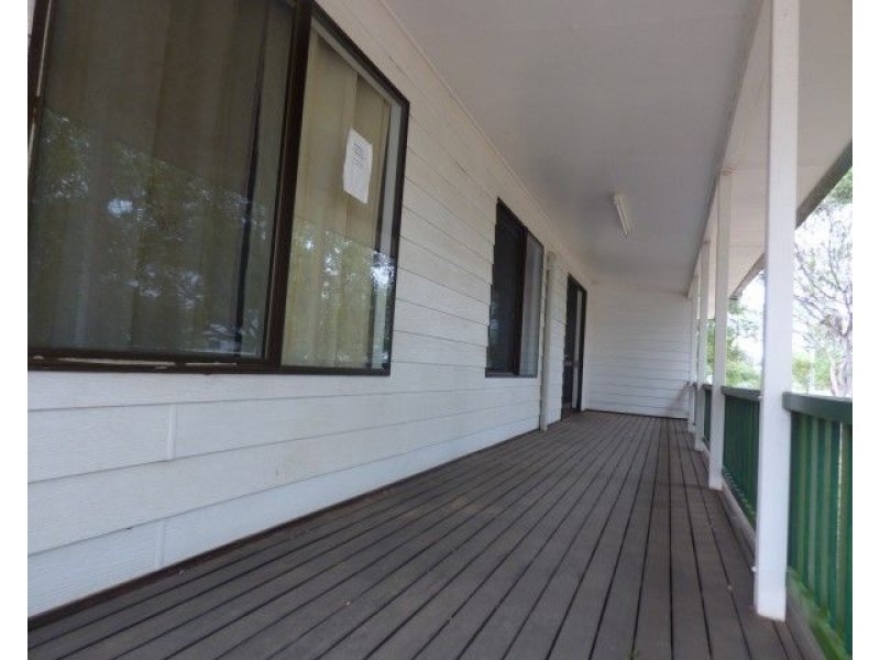 2 Derry Street, Roma QLD 4455