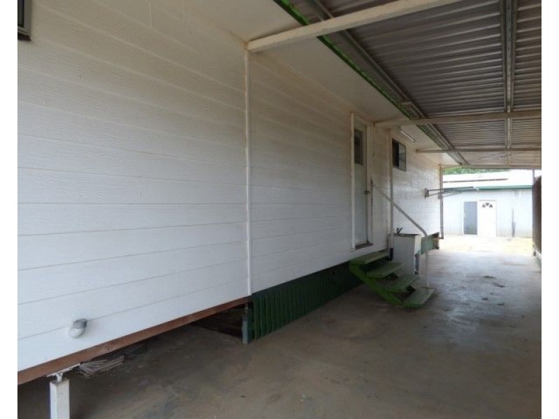 2 Derry Street, Roma QLD 4455