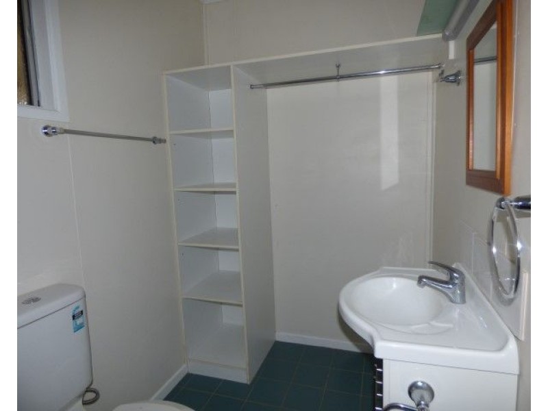 2 Derry Street, Roma QLD 4455