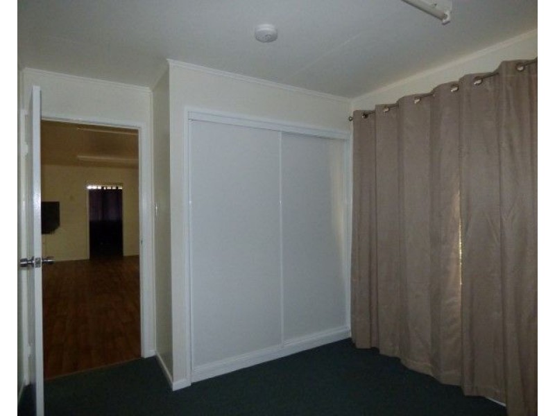 2 Derry Street, Roma QLD 4455