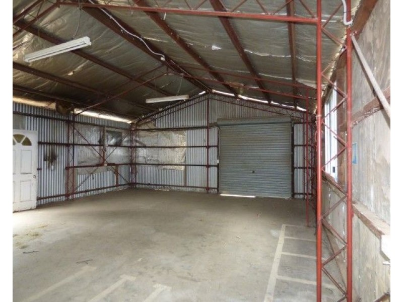 2 Derry Street, Roma QLD 4455