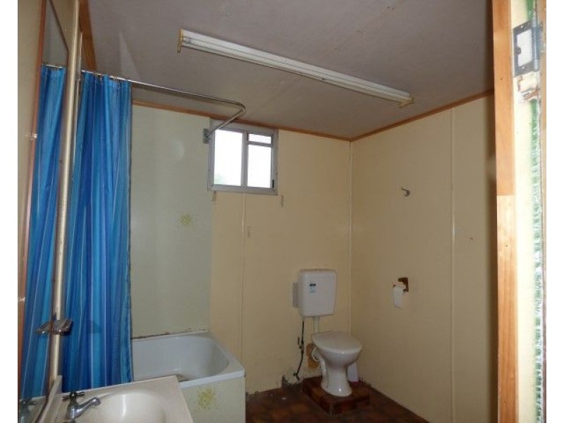 2 Derry Street, Roma QLD 4455